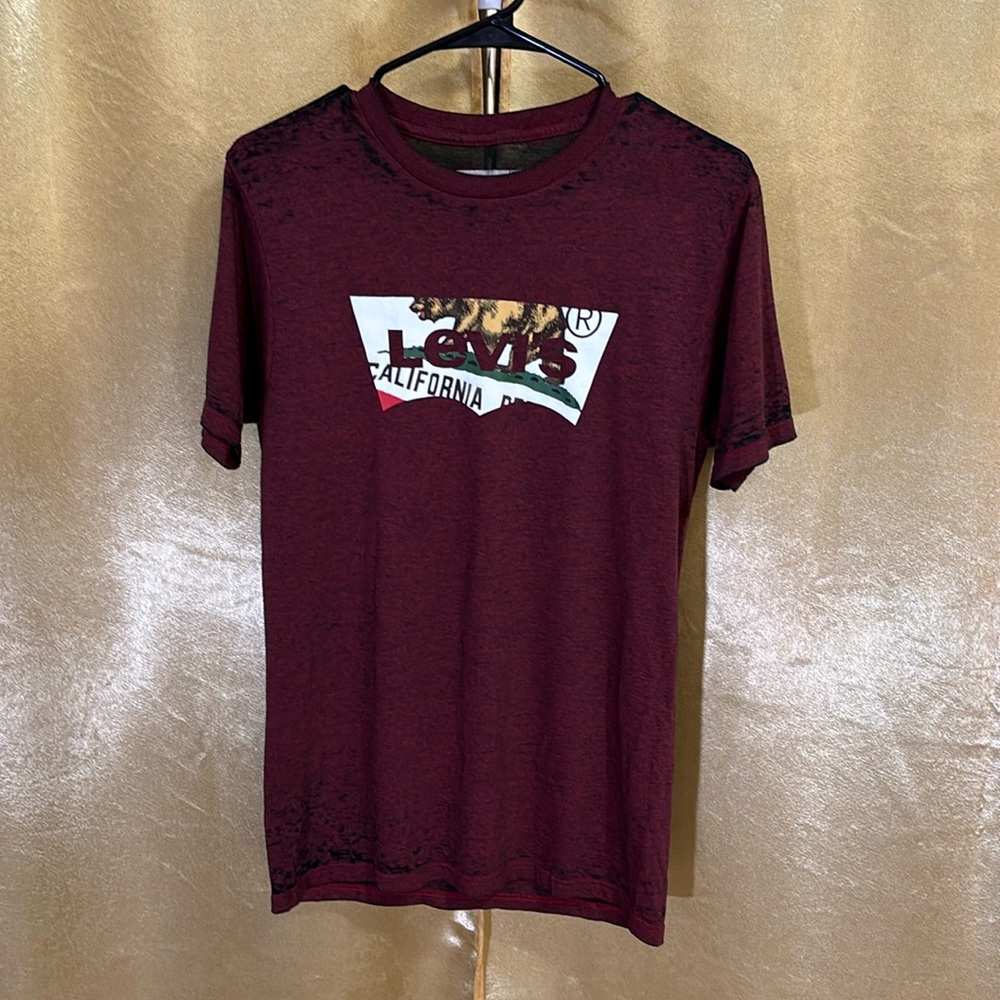 Levi’s T-shirt
